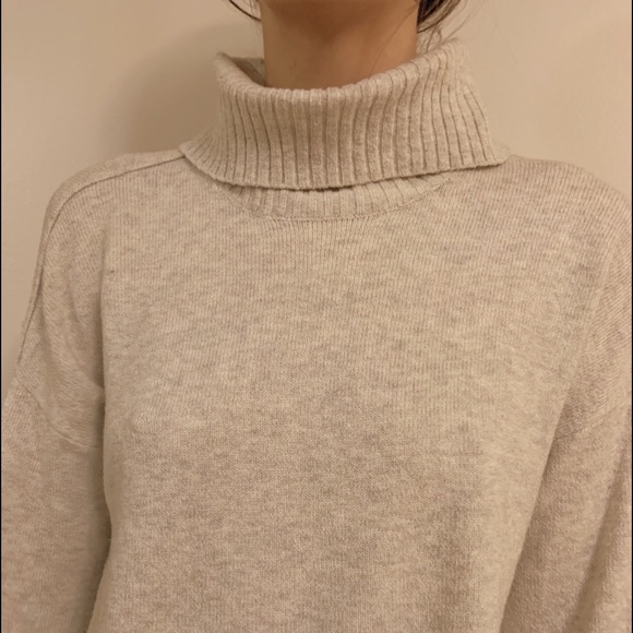 grey cozy turtle neck sweater ❄️ - Picture 1 of 3
